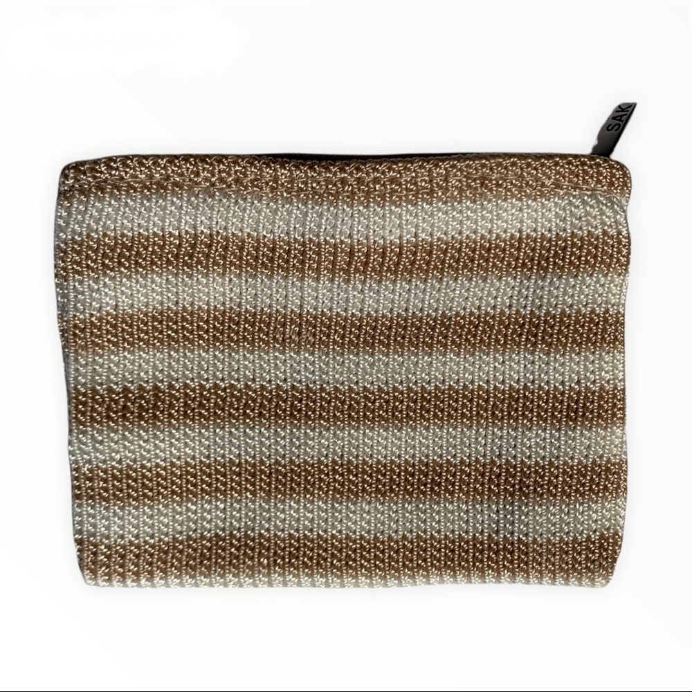 The Sak Beige & White Crocheted Change Purse Coin Purse